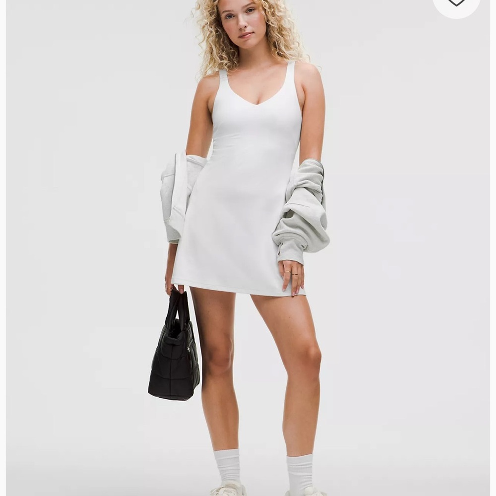 Elegant White Sleeveless Dress